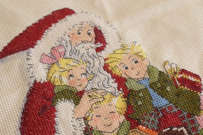 季節先取りすぎ！？】とっても可愛い「パリのみつごちゃん」のクロス