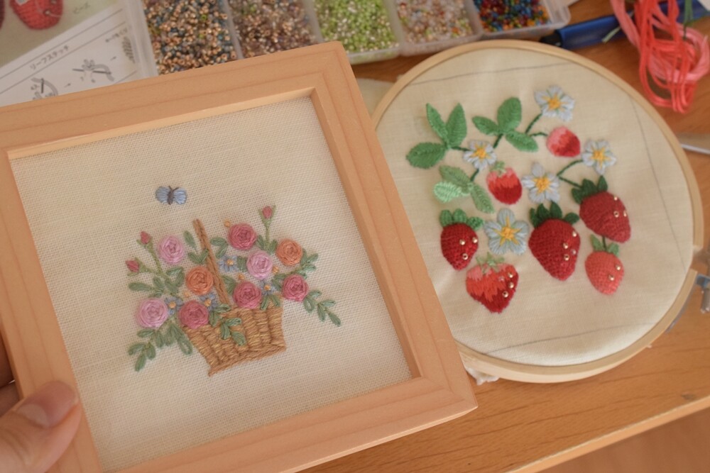 春の刺繍】ホビーラホビーレのぷっくり刺繍「いちご」完成