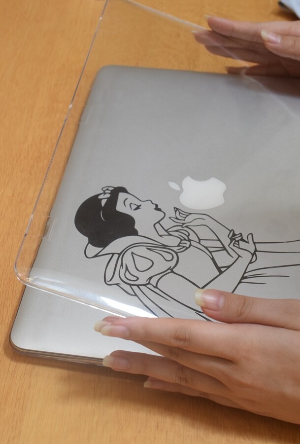 パソコンをオシャレに 女子大生用macbook Air ステッカーの貼り方 Happy Go Lucky 心地いい暮らしのコツ Powered By ライブドアブログ
