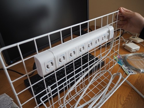 100均 電源タップ 充電ケーブル アダプタ等をすべて机背面に収納 机がすっきり広々 大学生の息子の部屋 Happy Go Lucky 心地いい暮らしのコツ Powered By ライブドアブログ 100均 電源タップ 充電ケーブル アダプタ等をすべて机背面に収納 机がすっきり広々 大学生の息子の部屋 Happy Go Lucky 心地いい暮らしのコツ Powered By ライブドアブログ