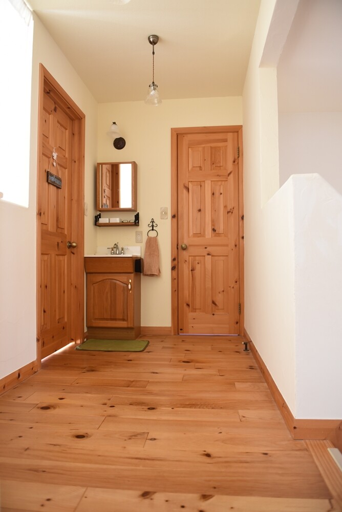 大掃除 2階のホール部分 洗面台 トイレ 本棚 を掃除しました Happy Go Lucky 心地いい暮らしのコツ Powered By ライブドアブログ