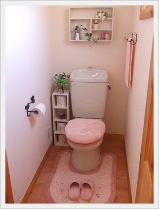 トイレのスリッパとタオルを100円で可愛く Happy Go Lucky 心地いい暮らしのコツ Powered By ライブドアブログ