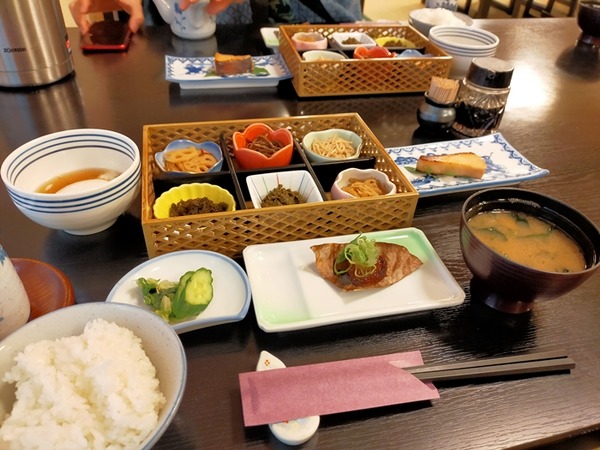 朝食