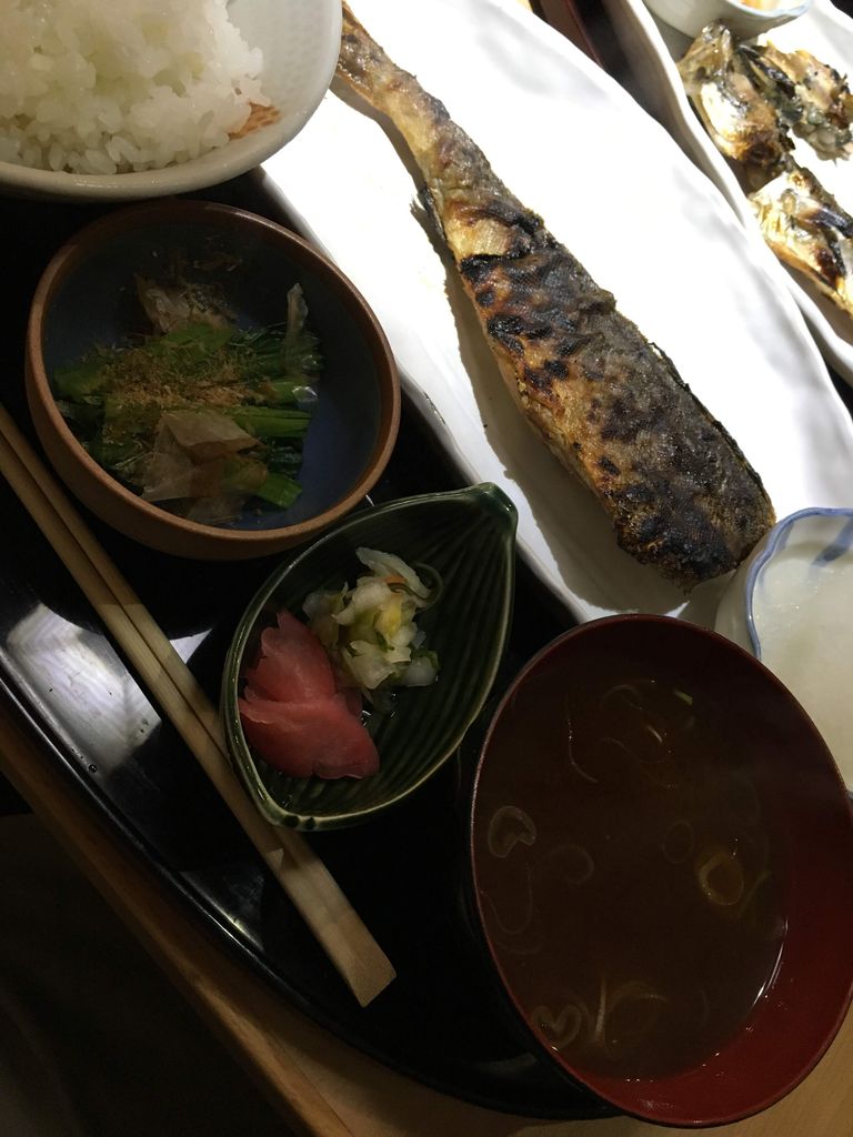 ランチにイカなし 東京駅ランチ 東京イカセンター ちょいと一杯のつもりで飲んで
