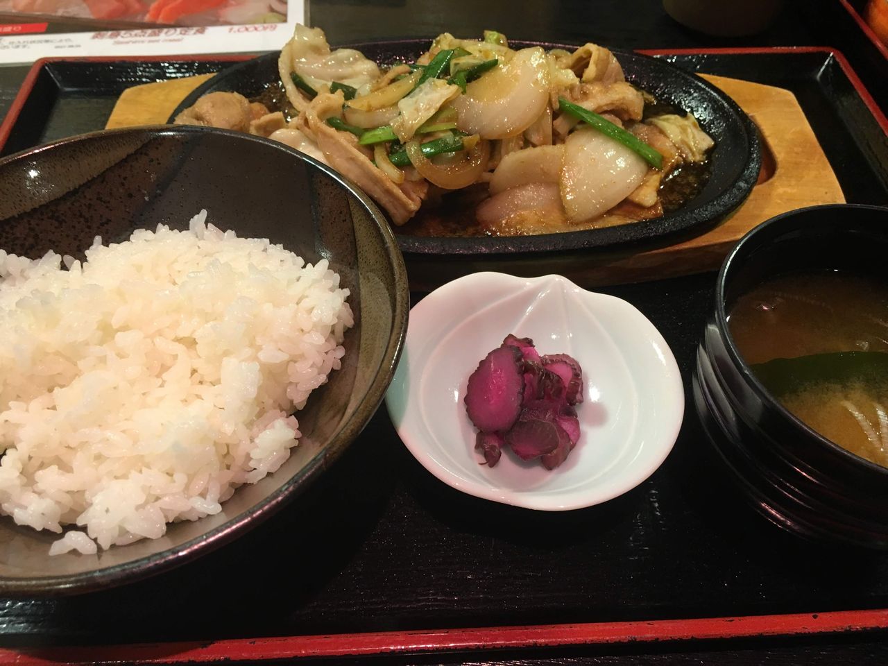 東京駅ランチ 和彩酒蔵 だるま 八重洲地下街 ちょいと一杯のつもりで飲んで