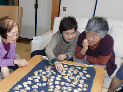 ひな祭りに因んだゲームをしました デイサービス 花あかり のホームページ