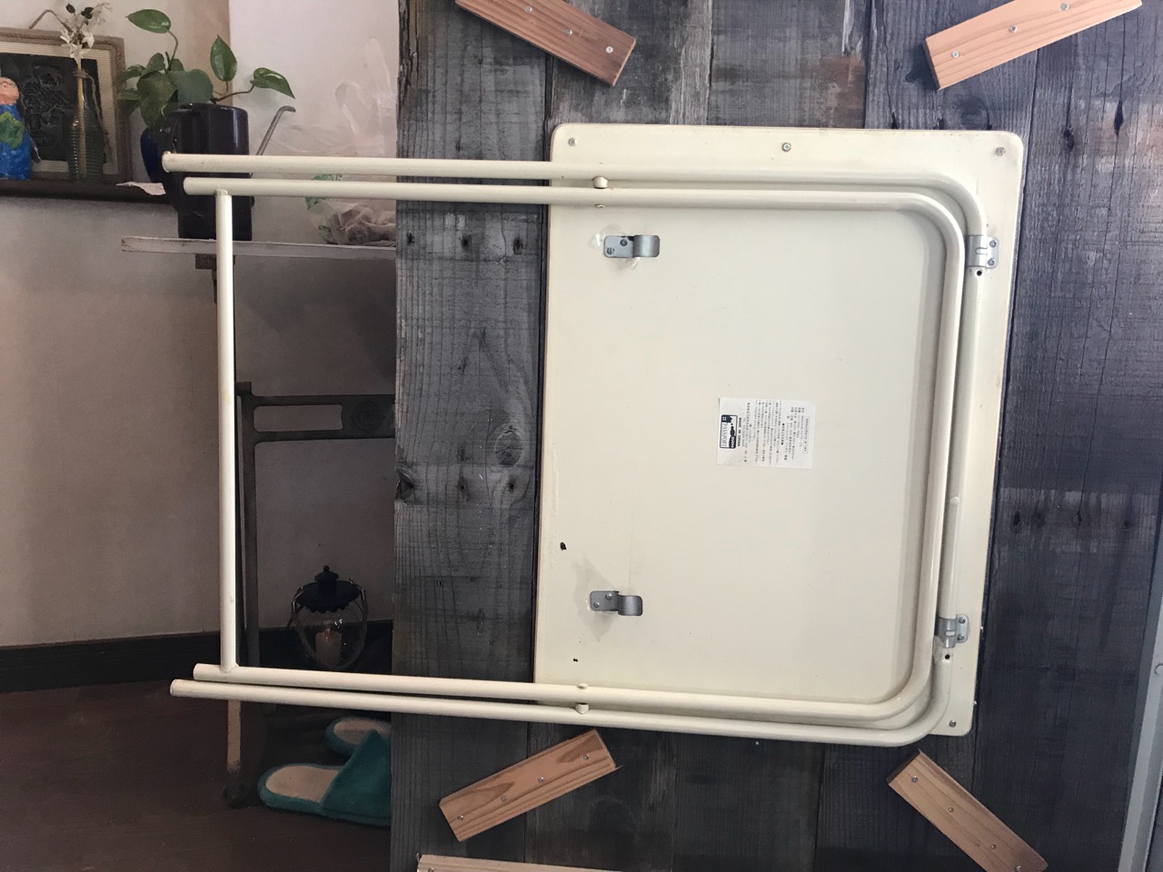ジャンクな作業台をdiy 廃品利用で材料代50円 のばらのガーデニングブログ Hana And Rose Garden Powered By ライブドアブログ ジャンクな作業台をdiy 廃品利用で材料代50円 のばらのガーデニングブログ Hana And Rose Garden Powered By ライブドアブログ