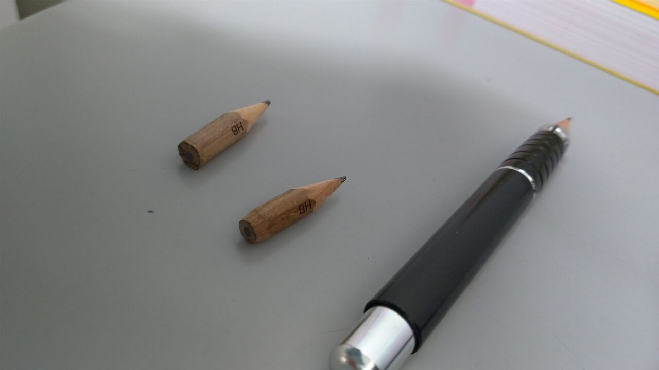 ケチでエコな鉛筆の使い方 : 鼻笛の休日