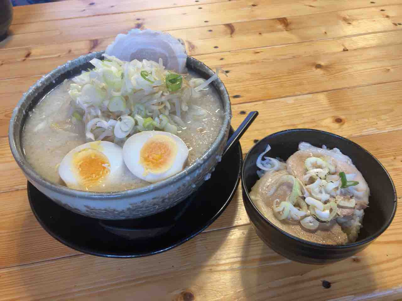もつ煮が無くても美味しいけどさ‥ チャッチャ系らーめん もん吉 伊勢崎
