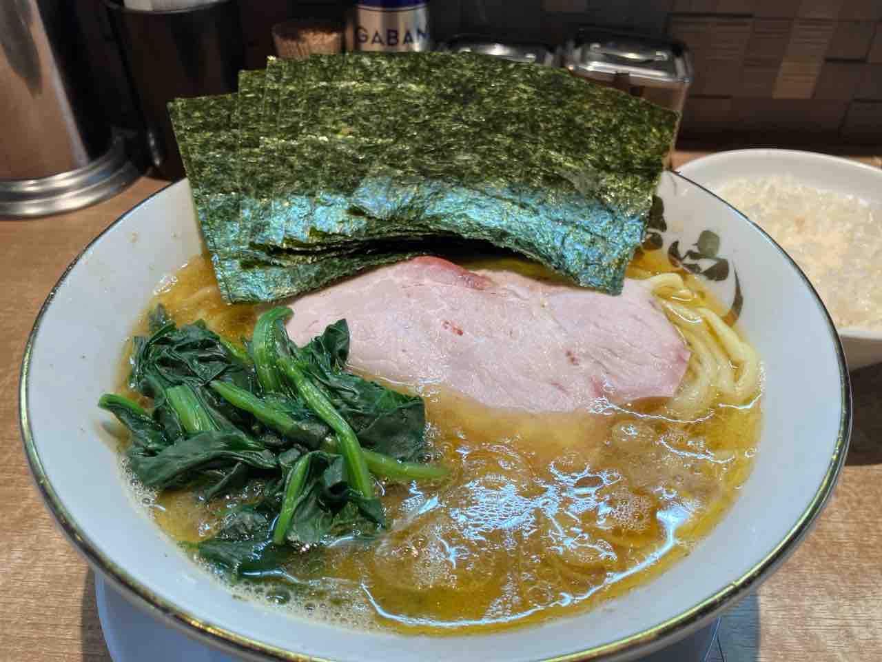 ラーメン 三浦家 裏武蔵家 丼 どんぶり 家系 吉村家 王道家 | ヤマダ