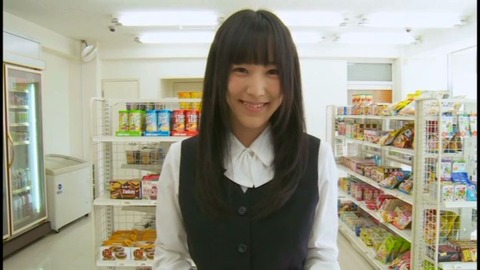 浜田由梨 手ブラ、腕ブラからこぼれ落ちそうなおっぱい！！ 前半