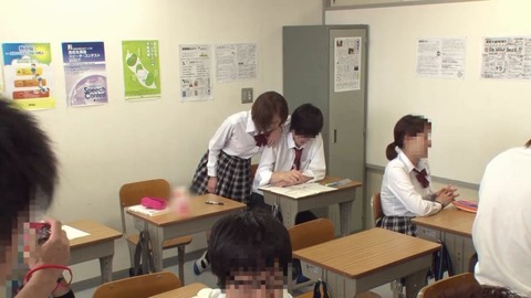 授業中にまさかの爆イキ失禁 HUNT-776 (42)