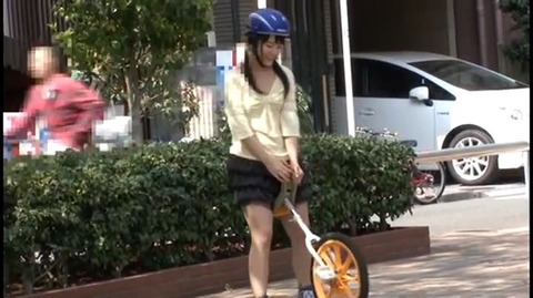 都会のヘルメット一輪車娘に中出し NHDTA-412 (2)