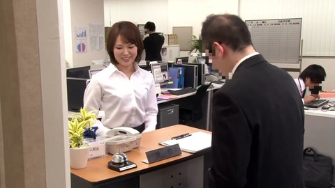 常に笑顔でお仕事中に性交 RCT-486 (1)