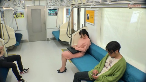 某私鉄電車内ての不合意性交 GNS-095 (1)