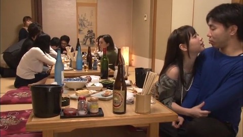 同窓会で10年ぶりの再会 FSET-670 (1)