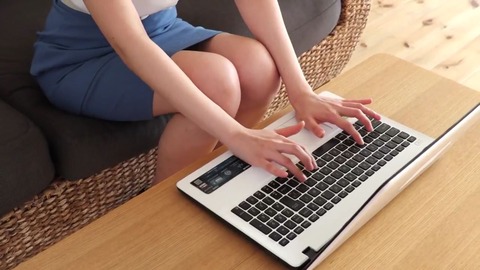 櫻井まみ 貧乳ピンコ立ち乳首が魅力的なお嬢さんのヌードイメージ 2