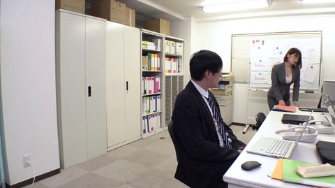 美園和花 残業中、2人きりの社内で LULU-308 (1)