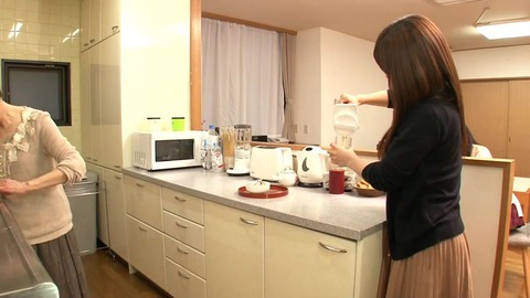 媚薬を飲んで豹変した姉貴達 SW-188 (27)
