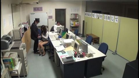 美人OLばかりを採用してレイプ AOZ-141 (46)