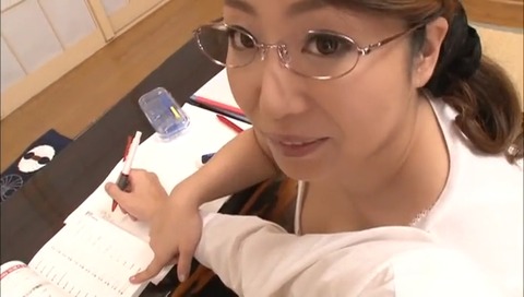 セクハラ人妻家庭教師に 葉月奈穂 VEMA-120 (2)