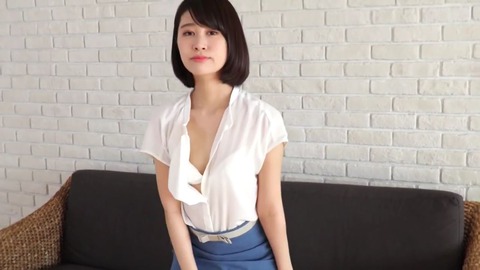 櫻井まみ 貧乳ピンコ立ち乳首が魅力的なお嬢さんのヌードイメージ 4
