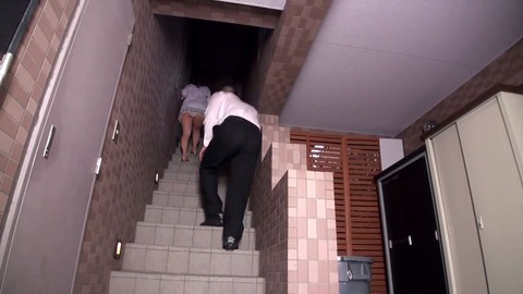 息子の嫁さんの無防備パンチラ SW-176 (27)