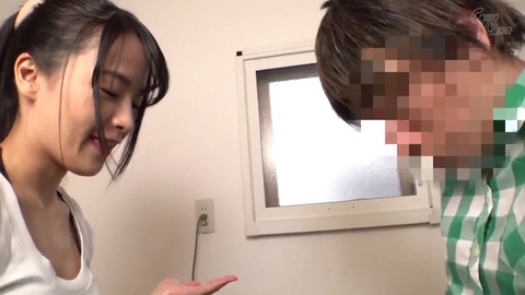 向井藍 しょう太のHなイタズラにこころよく対応なさる素敵なヘルパー 前半 35
