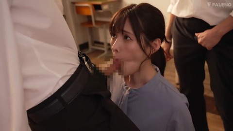 橋本ありな 超清楚な感じの女教師が生徒たちのオモチャに 後半 24