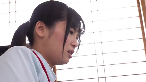 久留木玲 セクハラしては慰謝料としてたくさんお金をくれるご老人とセックスなさる美少女介護士 前半 30