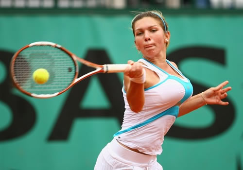 simona-halep-sets-date-to-have-breast-reduction02