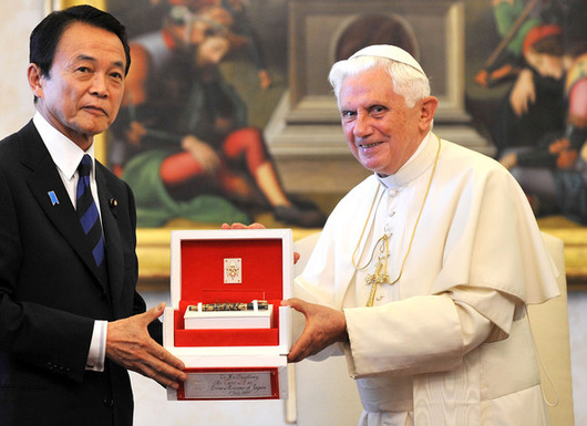 Pope+Meet+Prime+Minister+Japan+Taro+Aso+4GDDOz9eNJul