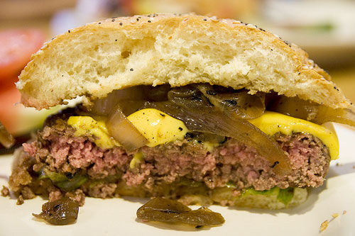 20090813-rayshellburger-cheeseburger-innards