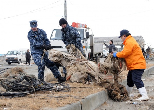 75457-helping-misawa-residents-salvage-fishing-nets