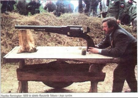 revolver_1_2405