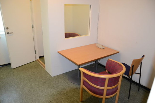 inside_breiviks_cell_in_norwegian_prison_640_06
