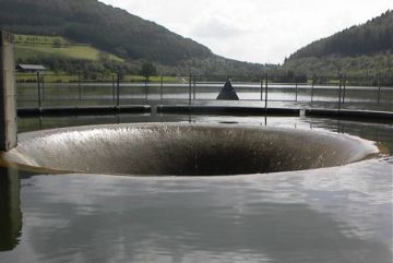 normal_hole_lake