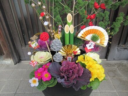 お正月の寄せ植えの解体 ミセスケイの薔薇コラム お正月の寄せ植えの解体 ミセスケイの薔薇コラム