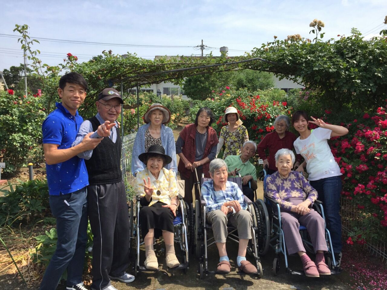 駅前デイ ばら園 あじさい壁画 花みづきグループ スタッフblog