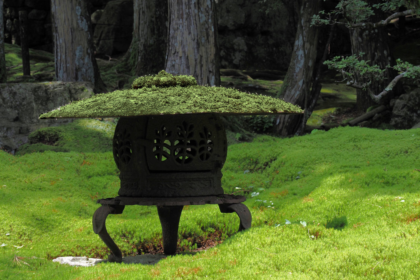 大型　石灯篭③ 天然石　国産　苔付き　茶道　縁起　石の燈籠（とうろう） 大型 石灯篭③ 天然石 国産 苔付き 茶道 縁起