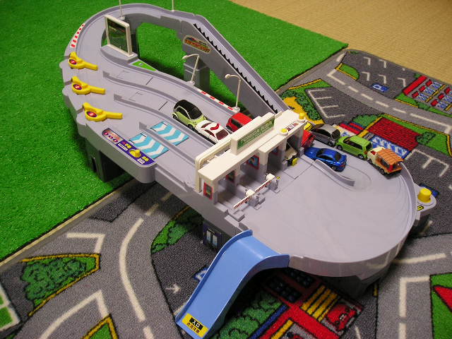 トミカ すいすいETCドライブ Amazon.co.jp: トミカ すいすいETCドライブ : おもちゃ