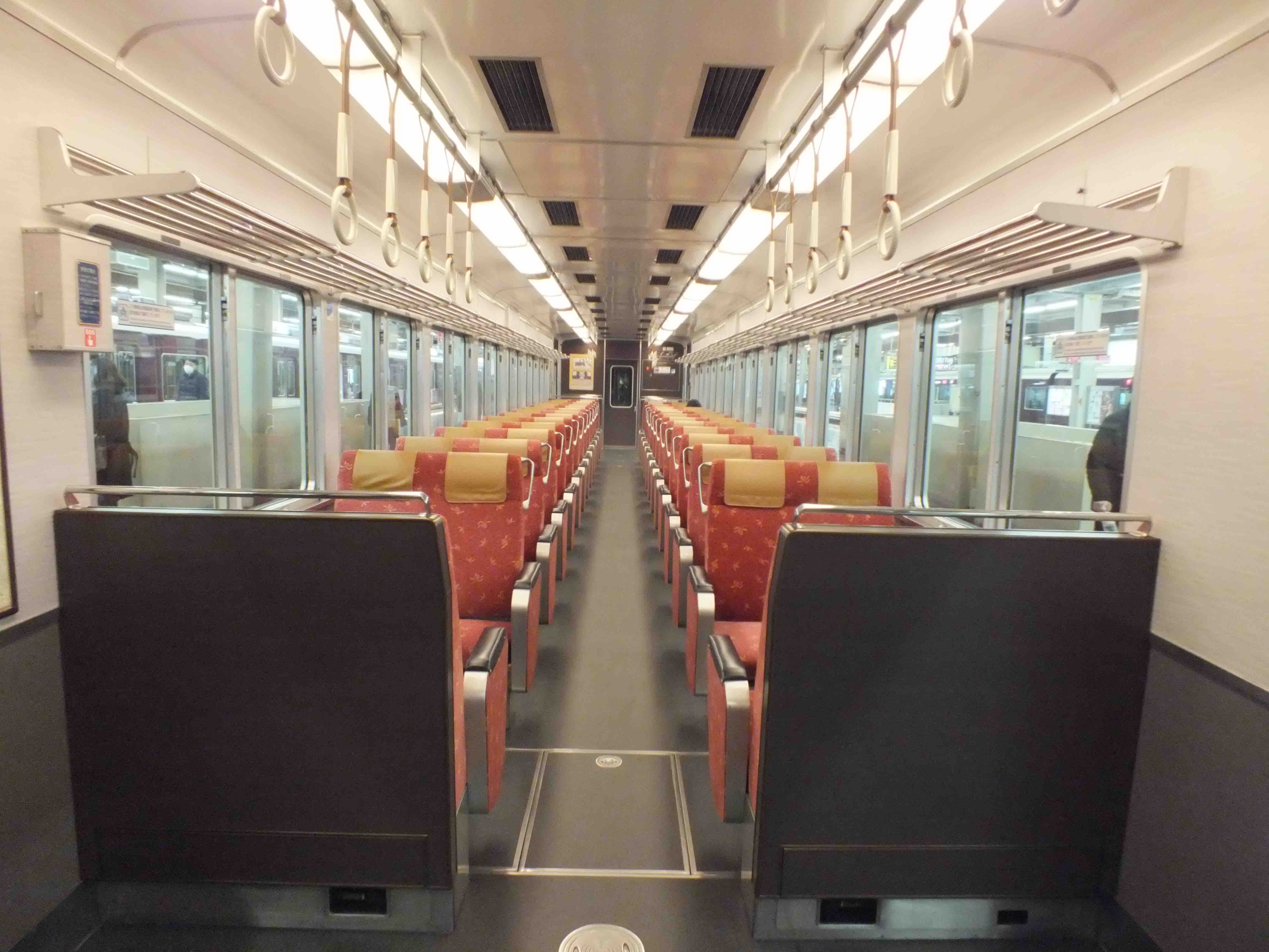 京 とれ いん 車内
