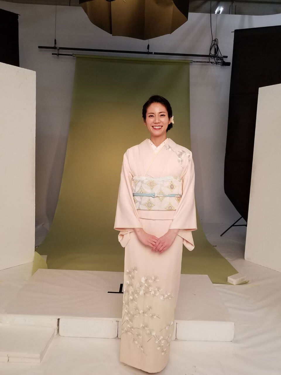 女優の松下奈緒さんにはんなりの着物を着用頂きました 和を着る 楽しむ はんなりのブログ 女優の松下奈緒さんにはんなりの着物を着用頂きました 和を着る 楽しむ はんなりのブログ