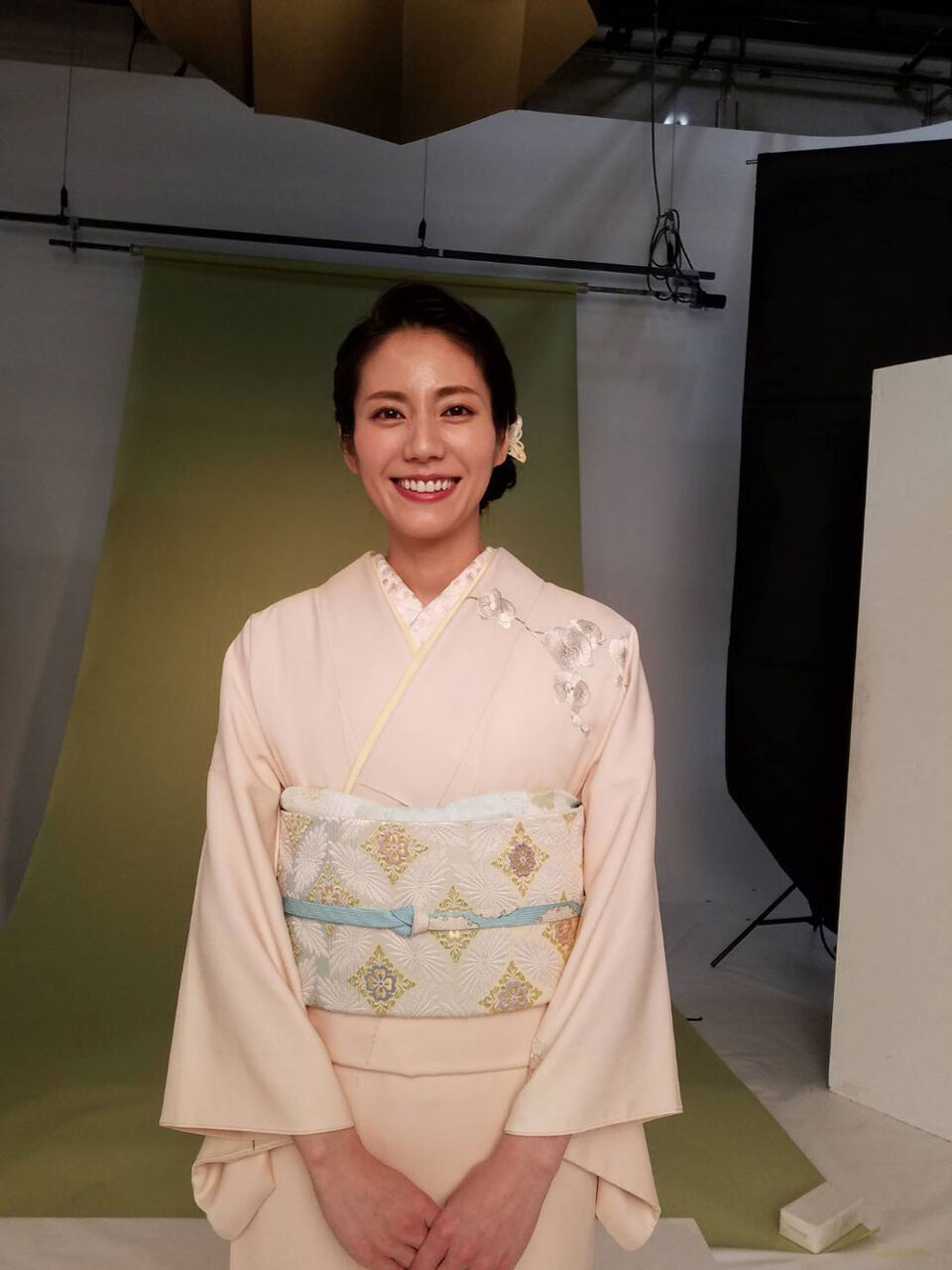 女優の松下奈緒さんにはんなりの着物を着用頂きました 和を着る 楽しむ はんなりのブログ 女優の松下奈緒さんにはんなりの着物を着用頂きました 和を着る 楽しむ はんなりのブログ