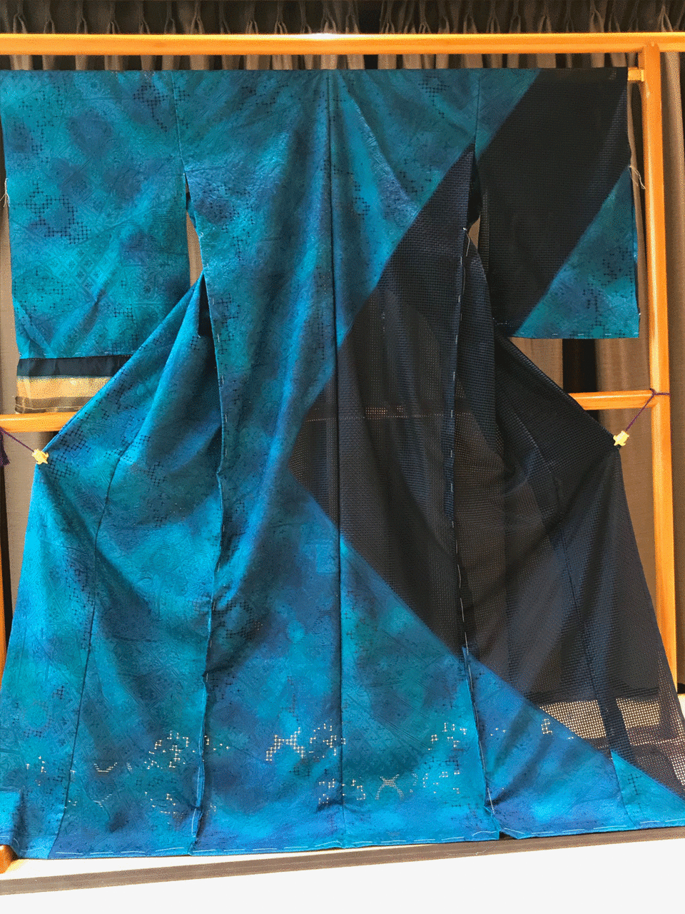 大島紬に汕頭刺繍を施した訪問着 : 和を着る。楽しむ。はんなりのブログ