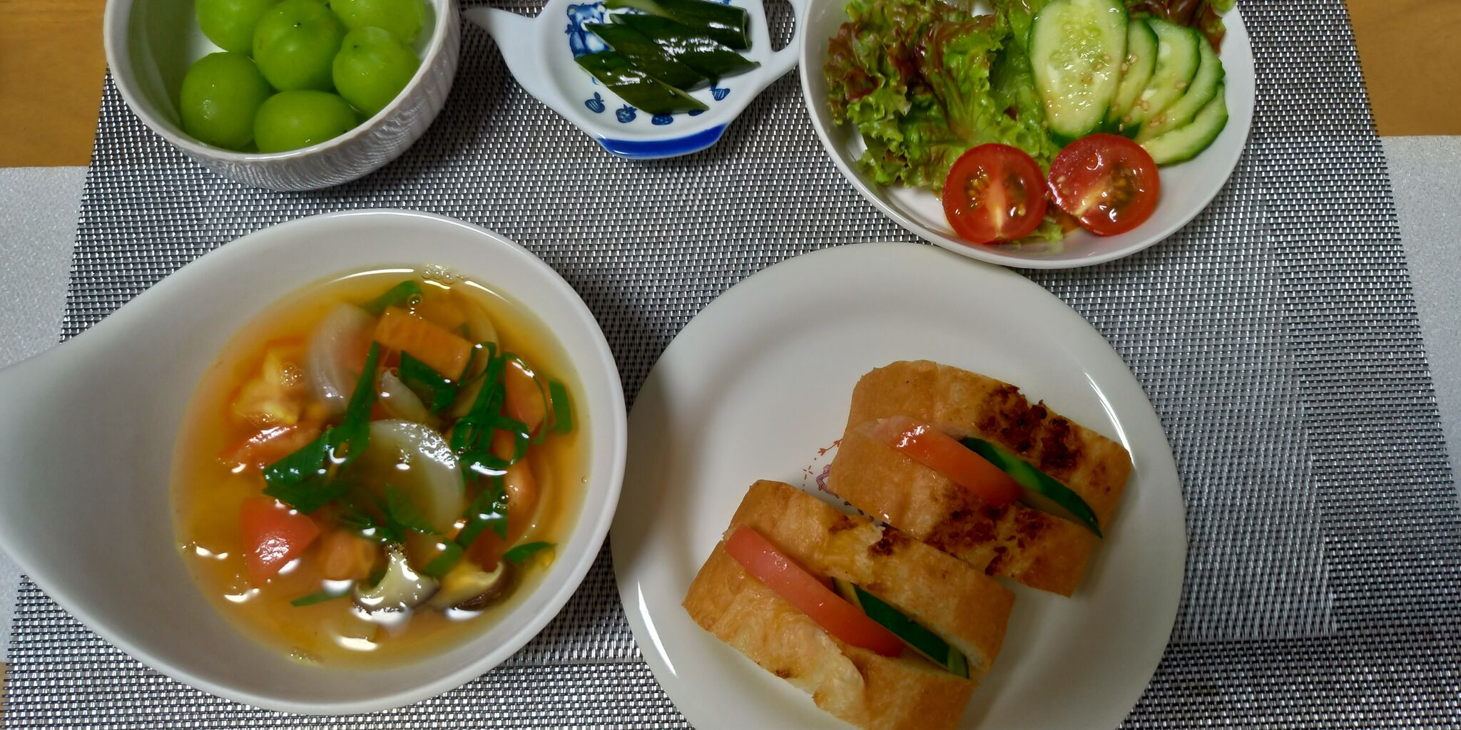 ガーリックフランスで朝ご飯 テキトーごはん はのタンへるしごはん ガーリックフランスで朝ご飯 テキトーごはん はのタンへるしごはん