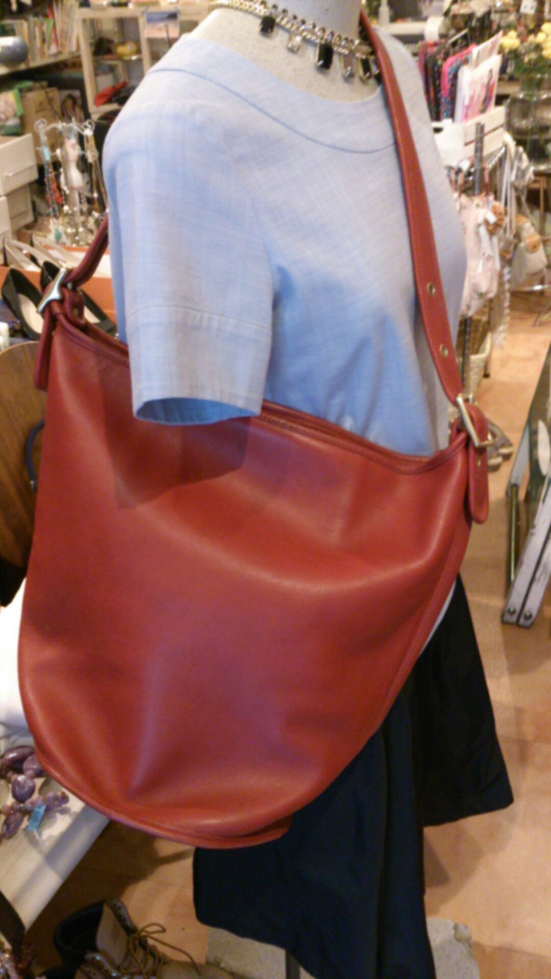 Coachレッドbag入荷しました ケイト スペードも おしゃれコーディネートなら福岡市中央区のhanohanomarket ハノハノマーケット Coachレッドbag入荷しました ケイト スペードも おしゃれコーディネートなら福岡市中央区のhanohanomarket ハノハノマーケット