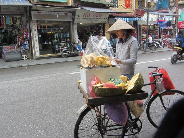 ハノイ旧市街でノンラー（ベトナム笠、Nón lá）の実用品を買うには