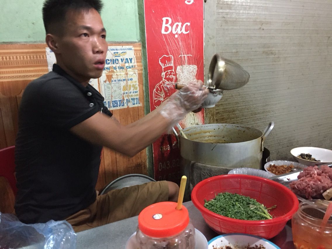 昨日の締めは いつものタニシのブンを ハノイでまったり生きてます Fwf