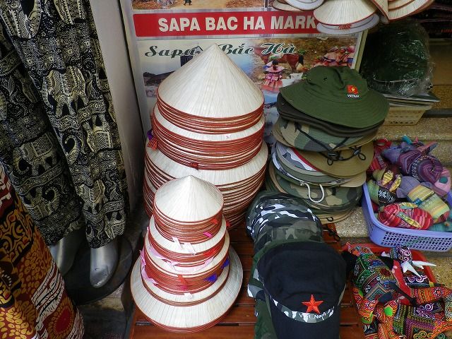 ハノイ旧市街でノンラー（ベトナム笠、Nón lá）の実用品を買うには